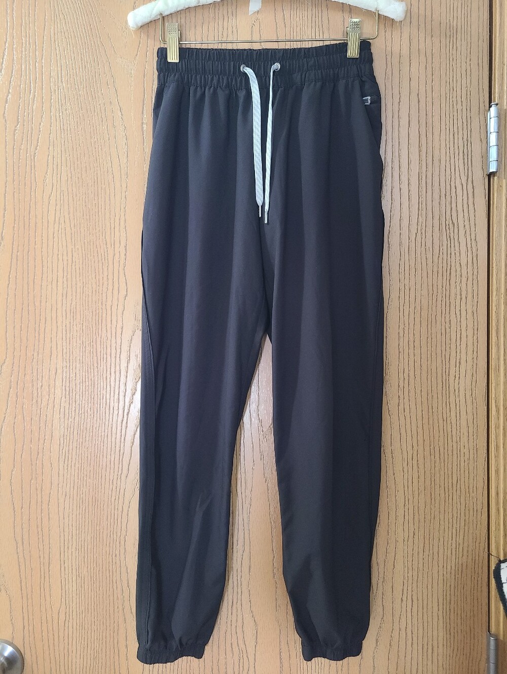 Vuori Black Performance Joggers Athleisure Activewear Pants - Picture 2 of 4